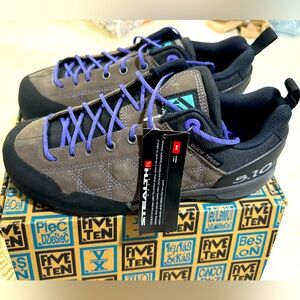 Five Ten
Guide Tennie Approach Shoes - Women's size 7